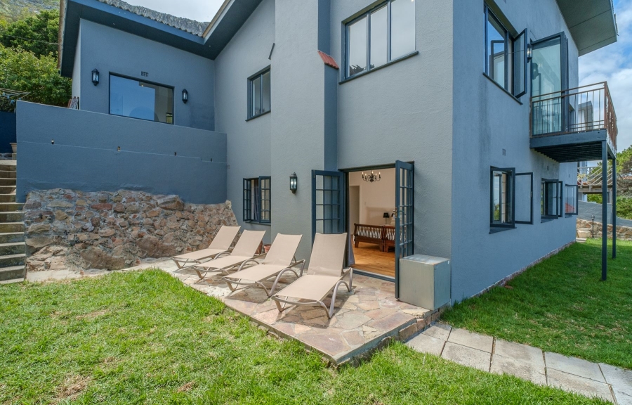 To Let 4 Bedroom Property for Rent in St James Western Cape
